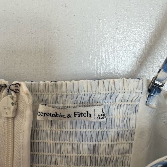 Abercrombie & Fitch Blue and White Floral Maxi Dress - Picture 4 of 4